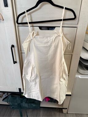 AUREUM Cream Gathered-Waist Dress with Tie Detail